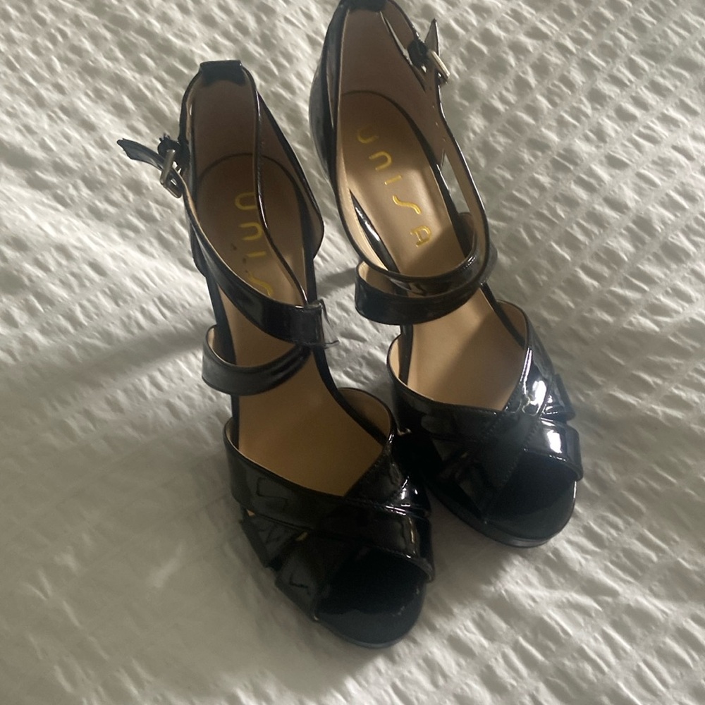 High heels brand new!!!